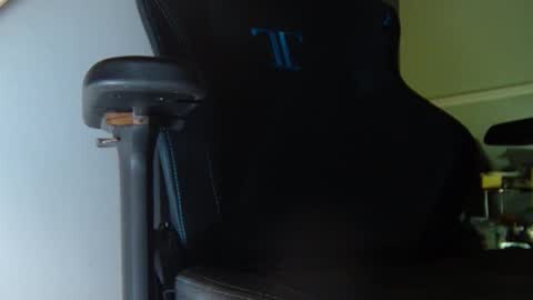 Snapshot of blzd5 chatting on 12-03-25, 03:36 blzd5 online show from 12-03-25, 03:36