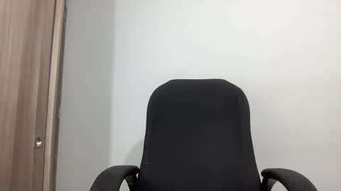 Snapshot of bob_pettersonn chatting on 02-25-25, 01:09 Bob  INDEPENDENT MODEL online show from 02-25-25, 01:09