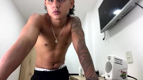 Snapshot of bob_pettersonn chatting on 09-10-25, 02:11 Bob  INDEPENDENT MODEL online show from 09-10-25, 02:11