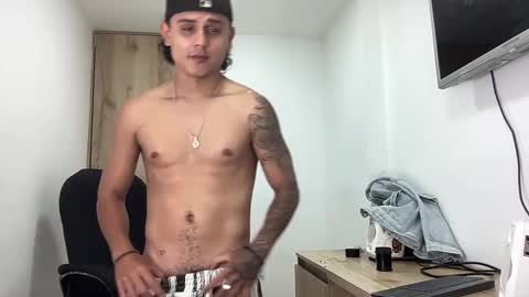 Snapshot of bob_pettersonn chatting on 09-14-25, 04:44 Bob  INDEPENDENT MODEL online show from 09-14-25, 04:44