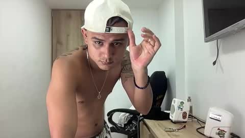 Snapshot of bob_pettersonn chatting on 09-20-25, 03:07 Bob  INDEPENDENT MODEL online show from 09-20-25, 03:07