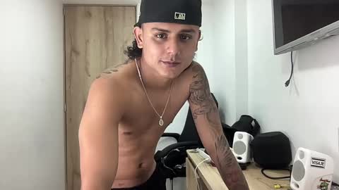 Snapshot of bob_pettersonn chatting on 09-26-25, 04:38 Bob  INDEPENDENT MODEL online show from 09-26-25, 04:38