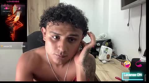 Snapshot of bob_pettersonn chatting on 10-14-25, 04:35 Bob  INDEPENDENT MODEL online show from 10-14-25, 04:35