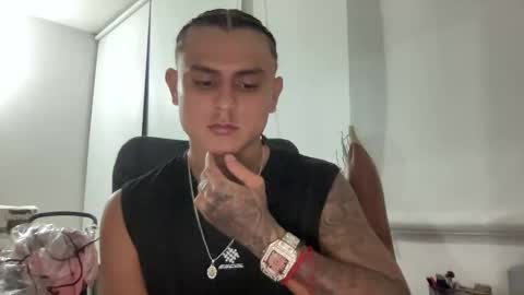 Snapshot of bob_pettersonn chatting on 10-19-25, 12:55 Bob  INDEPENDENT MODEL online show from 10-19-25, 12:55