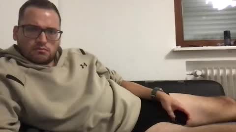 Snapshot of bobbele94 chatting on 10-28-25, 07:49 bobbele94 online show from 10-28-25, 07:49