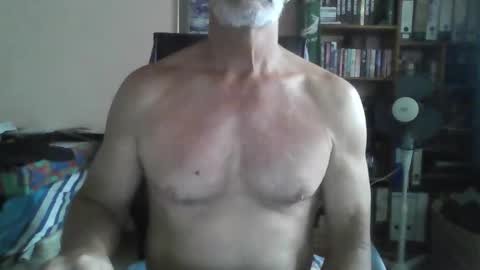 Snapshot of bobbgud chatting on 09-24-25, 07:44 Bobbgud online show from 09-24-25, 07:44