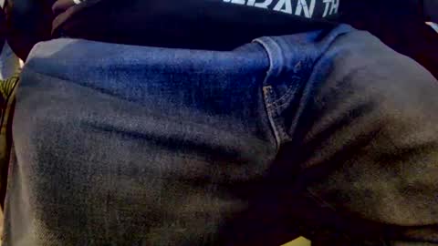 Snapshot of bobbie420_ chatting on 01-13-25, 03:23 bobbie420_ online show from 01-13-25, 03:23