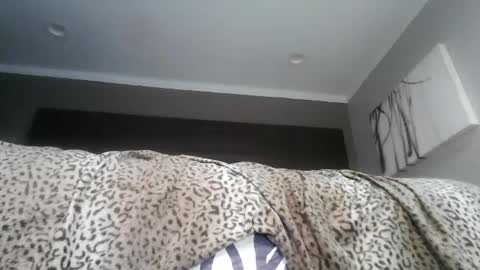 Snapshot of bobbiebone chatting on 10-05-25, 08:18 bobbiebone and company online show from 10-05-25, 08:18