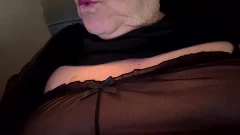 Snapshot of bobbiesucks69 chatting on 10-27-25, 04:22 bobbiesucks69 online show from 10-27-25, 04:22