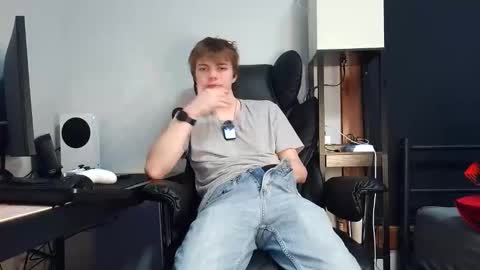 bobby72738 online show from 12-16-25, 04:06