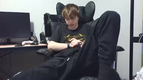 Snapshot of bobby72738 chatting on 01-15-26, 01:43 bobby72738 online show from 01-15-26, 01:43