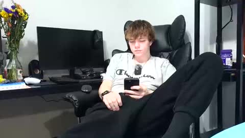 Snapshot of bobby72738 chatting on 02-11-26, 03:33 bobby72738 online show from 02-11-26, 03:33