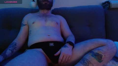 Snapshot of bobbyenglish69 chatting on 12-20-25, 09:38 Bobby English online show from 12-20-25, 09:38