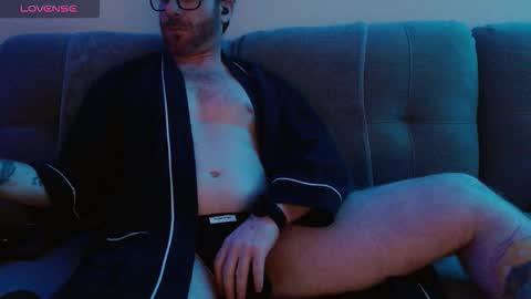 Snapshot of bobbyenglish69 chatting on 02-01-26, 08:57 Bobby English online show from 02-01-26, 08:57