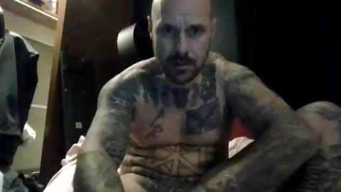 Snapshot of bodyart85_19 chatting on 01-18-26, 08:29 Bodyart85 19 online show from 01-18-26, 08:29