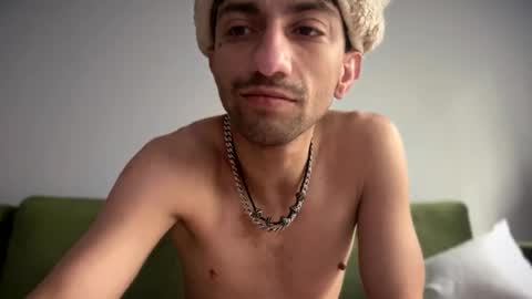 Snapshot of bodyyattiyatti chatting on 05-09-26, 03:17 Sailorartemis online show from 05-09-26, 03:17