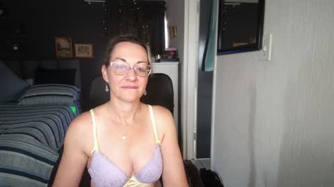 Snapshot of boeslaboes chatting on 01-02-25, 06:29 Ningifun couple online show from 01-02-25, 06:29