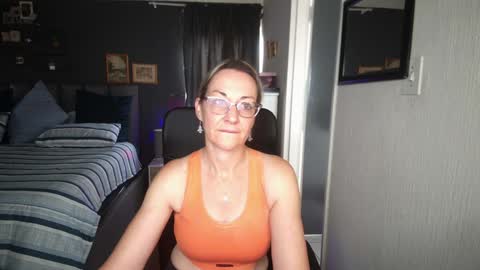 Snapshot of boeslaboes chatting on 01-03-25, 06:33 Ningifun couple online show from 01-03-25, 06:33