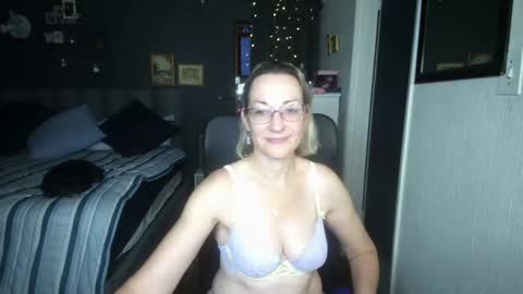 Snapshot of boeslaboes chatting on 01-09-25, 05:22 Ningifun couple online show from 01-09-25, 05:22