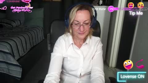 Snapshot of boeslaboes chatting on 10-31-25, 05:03 Ningifun couple online show from 10-31-25, 05:03