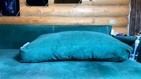 Nail and Olivia online show from 11-29-25, 10:51