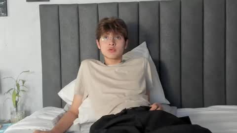 Boleyn online show from 02-28-25, 12:42