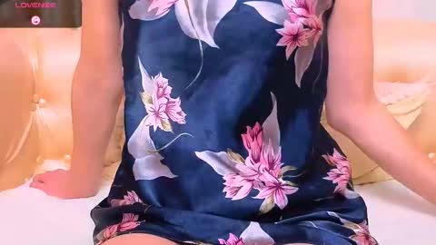 Snapshot of bom_mia_bom chatting on 02-10-26, 03:10 Mia online show from 02-10-26, 03:10