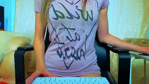 Mia online show from 05-24-26, 03:11
