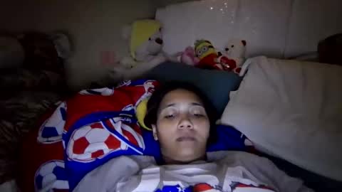 Snapshot of bombon_205661 chatting on 11-10-25, 11:37 Melanie online show from 11-10-25, 11:37