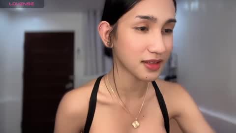 Snapshot of bombshellmisshell chatting on 03-18-26, 04:48 Misshell online show from 03-18-26, 04:48