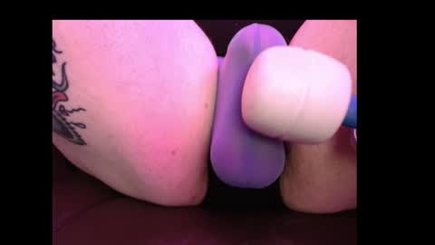 Snapshot of bonerboy765 chatting on 03-19-26, 02:04 Grizz online show from 03-19-26, 02:04