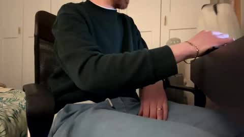 Snapshot of bongofwhiskey chatting on 02-26-26, 12:31 bongofwhiskey online show from 02-26-26, 12:31