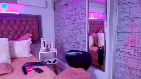 i AM Bonnie  online show from 10-24-25, 04:42