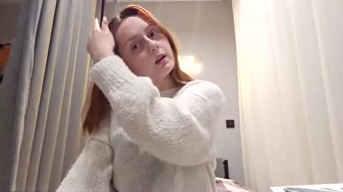 Snapshot of bonne_chance chatting on 02-19-25, 04:00 bonne_chance online show from 02-19-25, 04:00