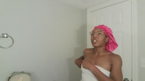 Snapshot of bonneebi chatting on 07-05-26, 04:25 bonneebi online show from 07-05-26, 04:25