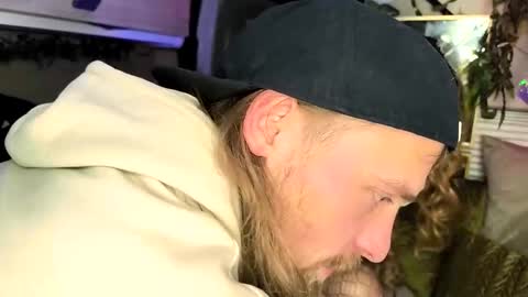 Snapshot of bonnie_and_clyde_11 chatting on 11-21-25, 02:21 Bonnie and Clyde online show from 11-21-25, 02:21