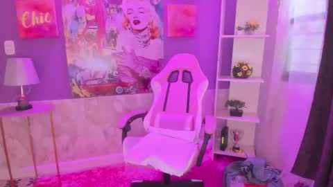 Bonnie online show from 12-10-24, 11:54