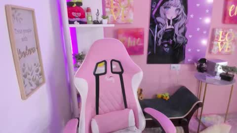 Bonnie online show from 10-21-25, 04:13