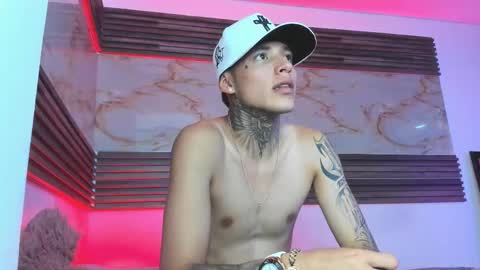 Snapshot of bonnie_bu chatting on 01-12-26, 01:55 becky online show from 01-12-26, 01:55