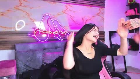 Snapshot of bonnie_bu chatting on 05-03-26, 02:06 becky online show from 05-03-26, 02:06