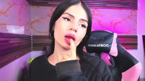 Snapshot of bonnie_bu chatting on 06-15-26, 03:09 becky online show from 06-15-26, 03:09