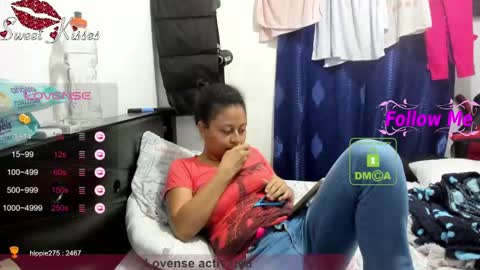 bonnie lam  hello welcome to my room I hope you have fun and you can reach your maximum pleasure here with me online show from 03-10-25, 05:54