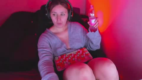 Bonnie Help me reach 500 likes online show from 04-16-26, 08:53