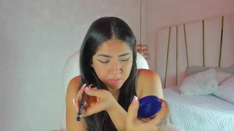 Bonnie online show from 11-05-25, 07:14