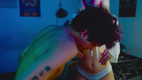 Bonnie Y Ash online show from 10-17-25, 04:37