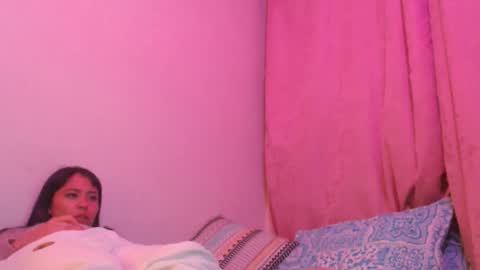 Snapshot of bonnieand_clyde22 chatting on 11-25-25, 02:44 bonnieand_clyde22 online show from 11-25-25, 02:44