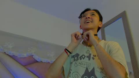 Snapshot of bonniecute_ chatting on 05-05-26, 11:46 online show from 05-05-26, 11:46