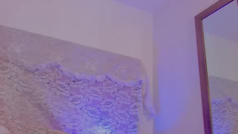 Snapshot of bonniecute_ chatting on 05-12-26, 12:19 online show from 05-12-26, 12:19