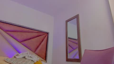 Snapshot of bonniecute_ chatting on 05-14-26, 12:06 online show from 05-14-26, 12:06