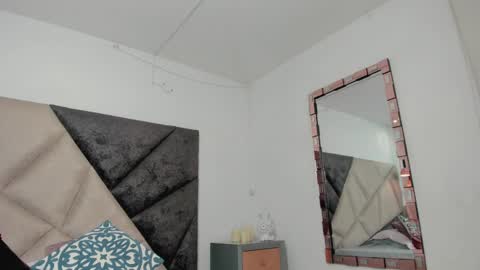 Snapshot of bonniecute_ chatting on 06-02-26, 12:01 online show from 06-02-26, 12:01